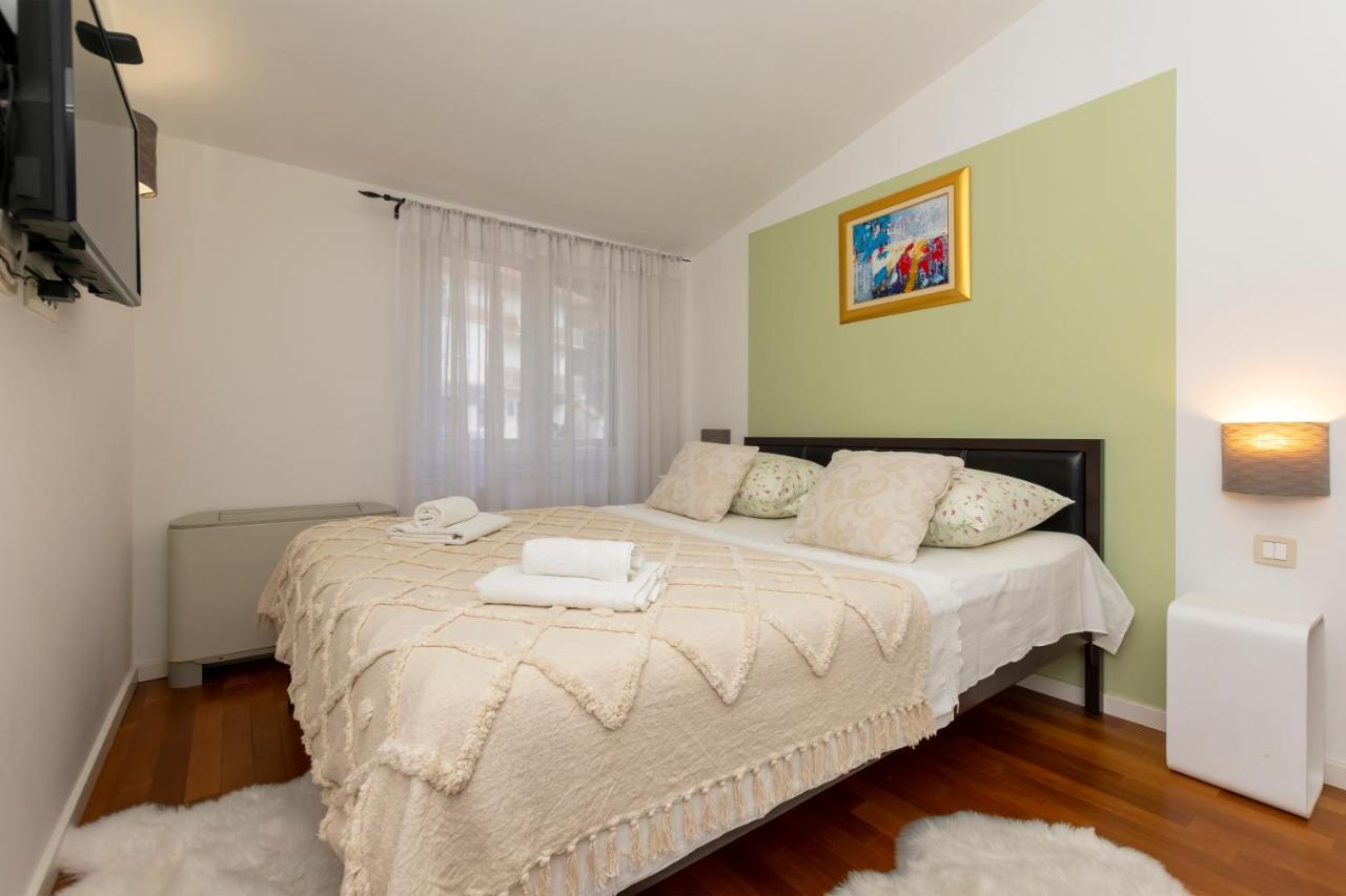 Apartments Villa White House Omiš Exterior foto