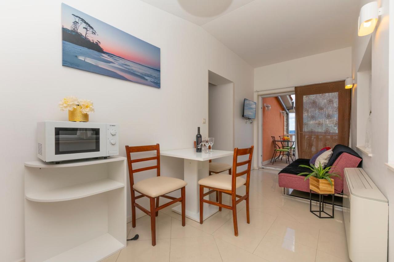 Apartments Villa White House Omiš Exterior foto