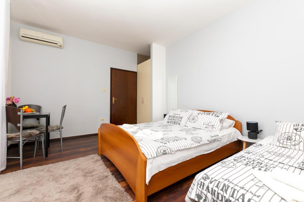 Apartments Villa White House Omiš Exterior foto