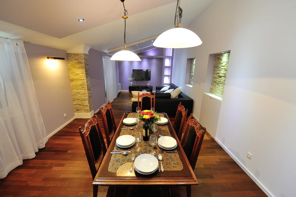 Apartments Villa White House Omiš Quarto foto